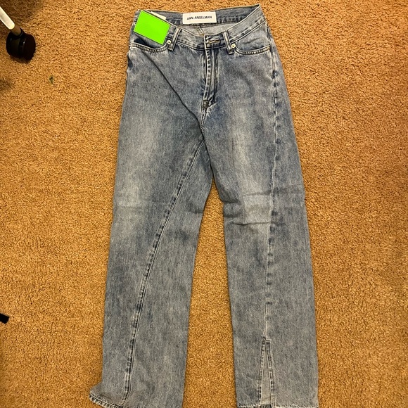 Ann Andelman asymmetrical twisted flared jeans lizard patch denim in blue - Picture 5 of 8